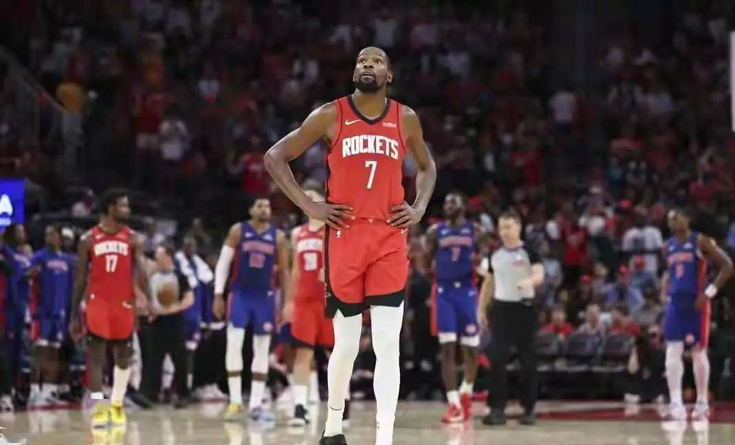 星空体育官网-集结日突围战来临，布鲁克林篮网围绕NBA总决赛豪取连胜，更衣室稳定，身体对抗强度拉满